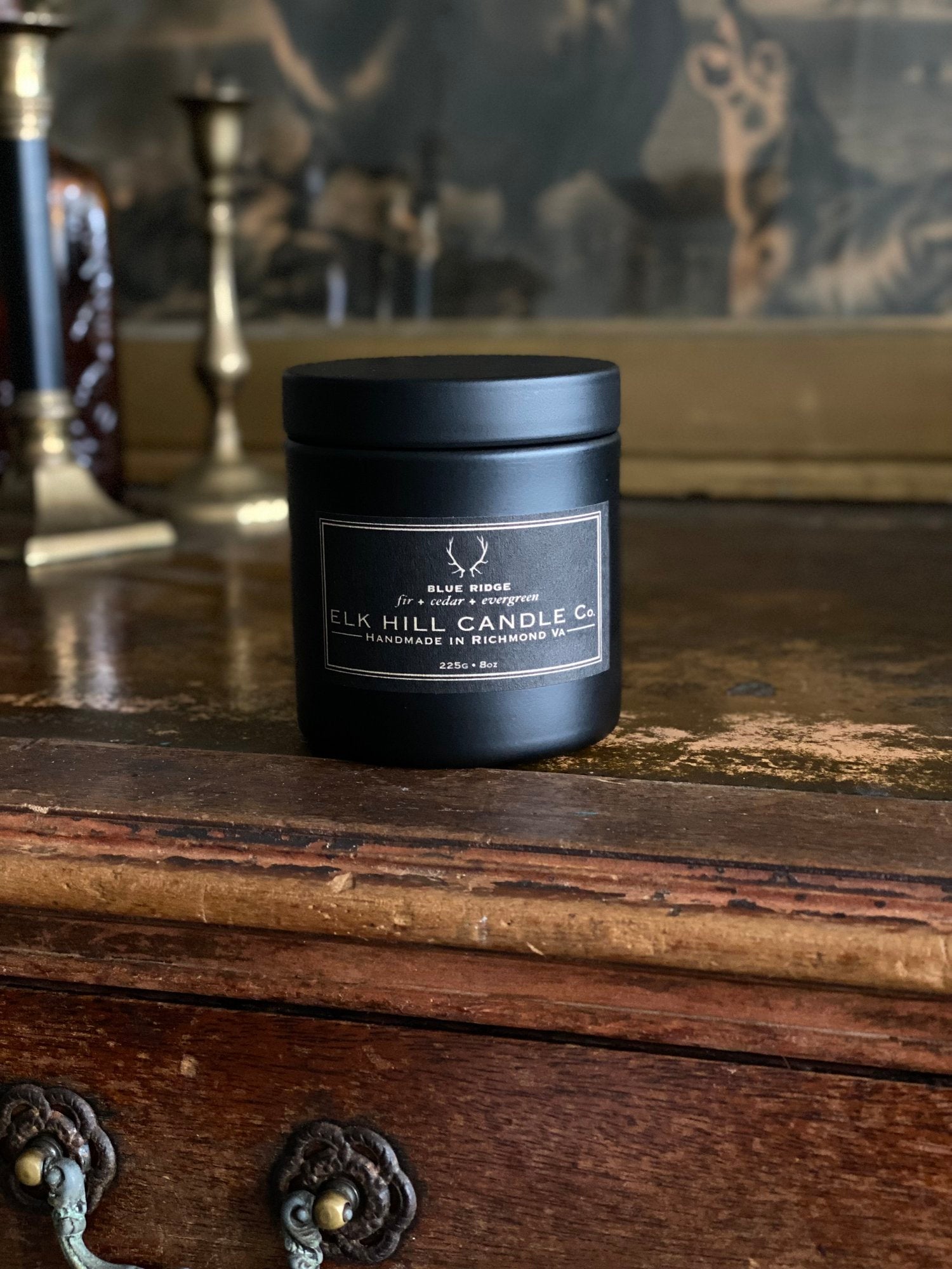BLUE RIDGE CANDLE 8 oz: A Bestseller - Notes: Cedar, Fir, Evergreen