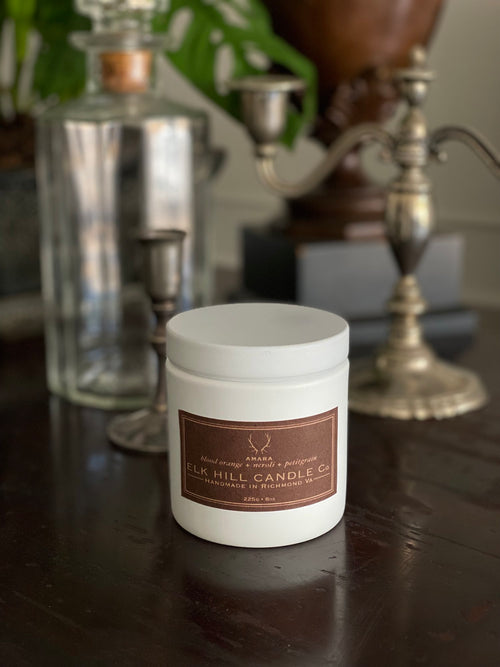 AMARA CANDLE 8 oz: We love this one! - Notes: Orange Blossom, Green Fruit Wood, Blood Orange