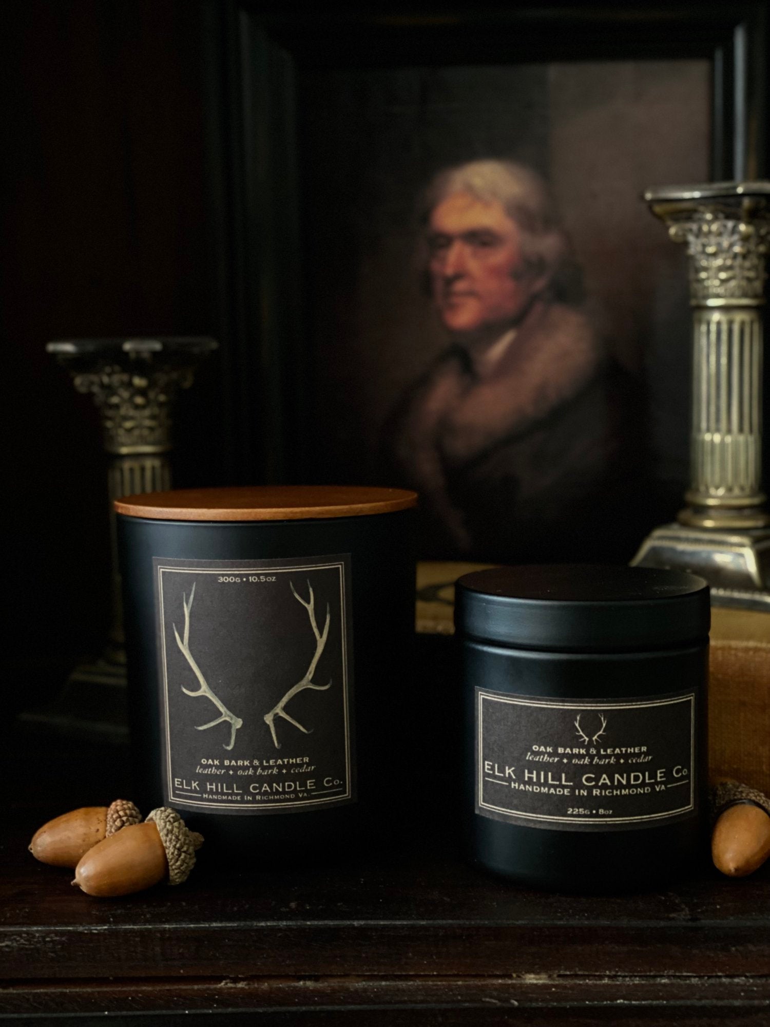 OAK BARK & LEATHER CANDLE - Notes: Leather, Wood Bark, Oud