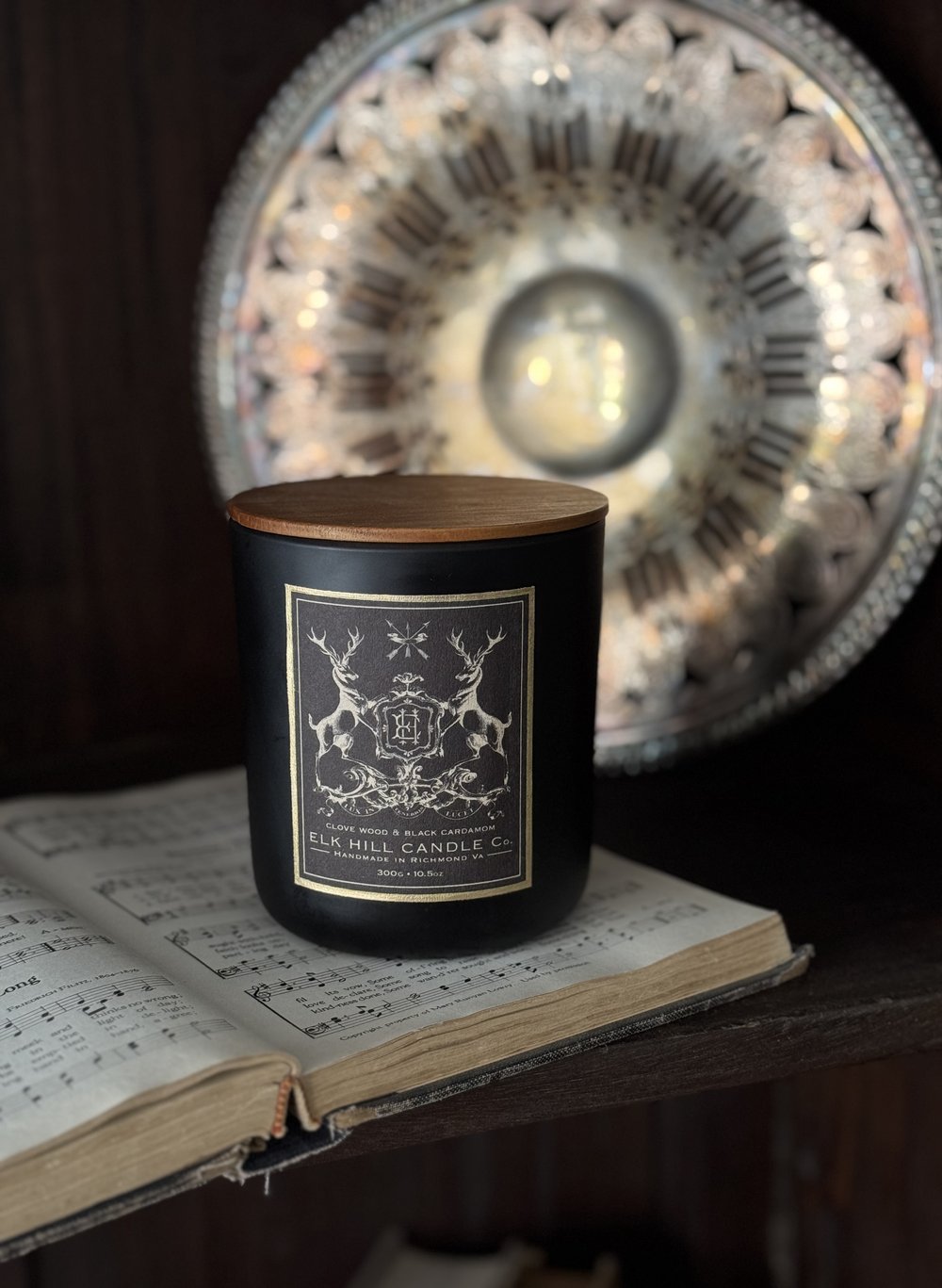 CLOVE WOOD & BLACK CARDAMOM CANDLE 10.5 0z - Notes: Incense Smoke, Aromatic Spice & Herbs, Clove Leaf