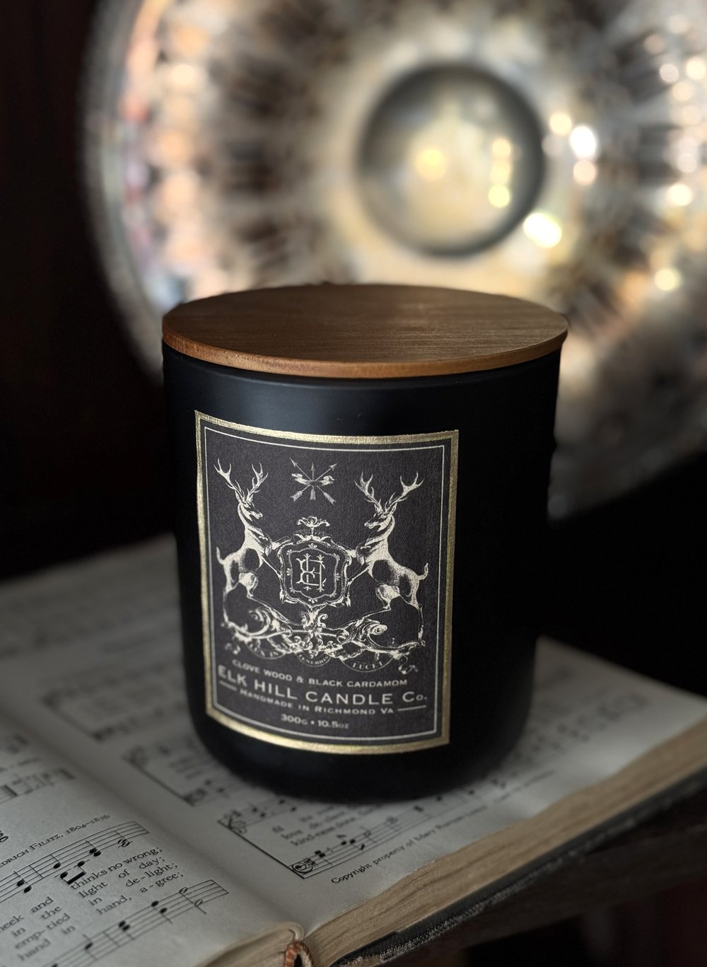 CLOVE WOOD & BLACK CARDAMOM CANDLE 10.5 0z - Notes: Incense Smoke, Aromatic Spice & Herbs, Clove Leaf