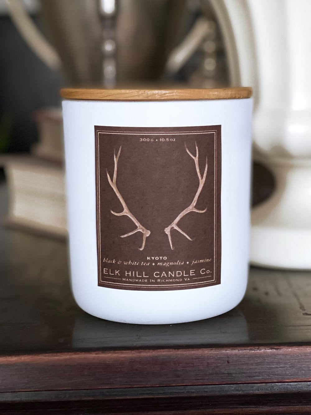 KYOTO CANDLE - Notes: Black & White Tea, Magnolia, Gardenia, Tuberose, Peony