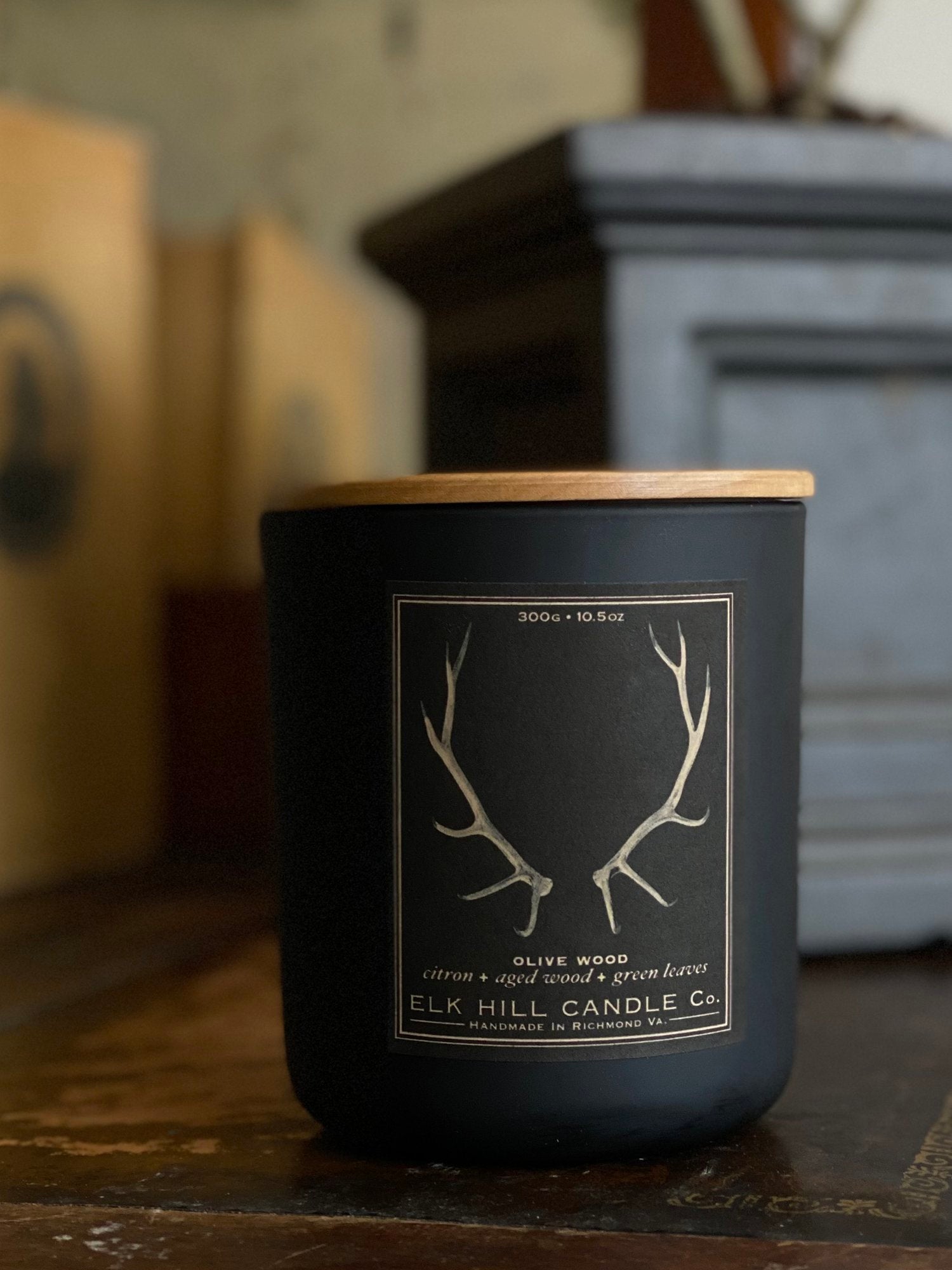 OLIVE WOOD CANDLE - Notes: Bergamot, Citron, Olive, Green Leaves, Wood