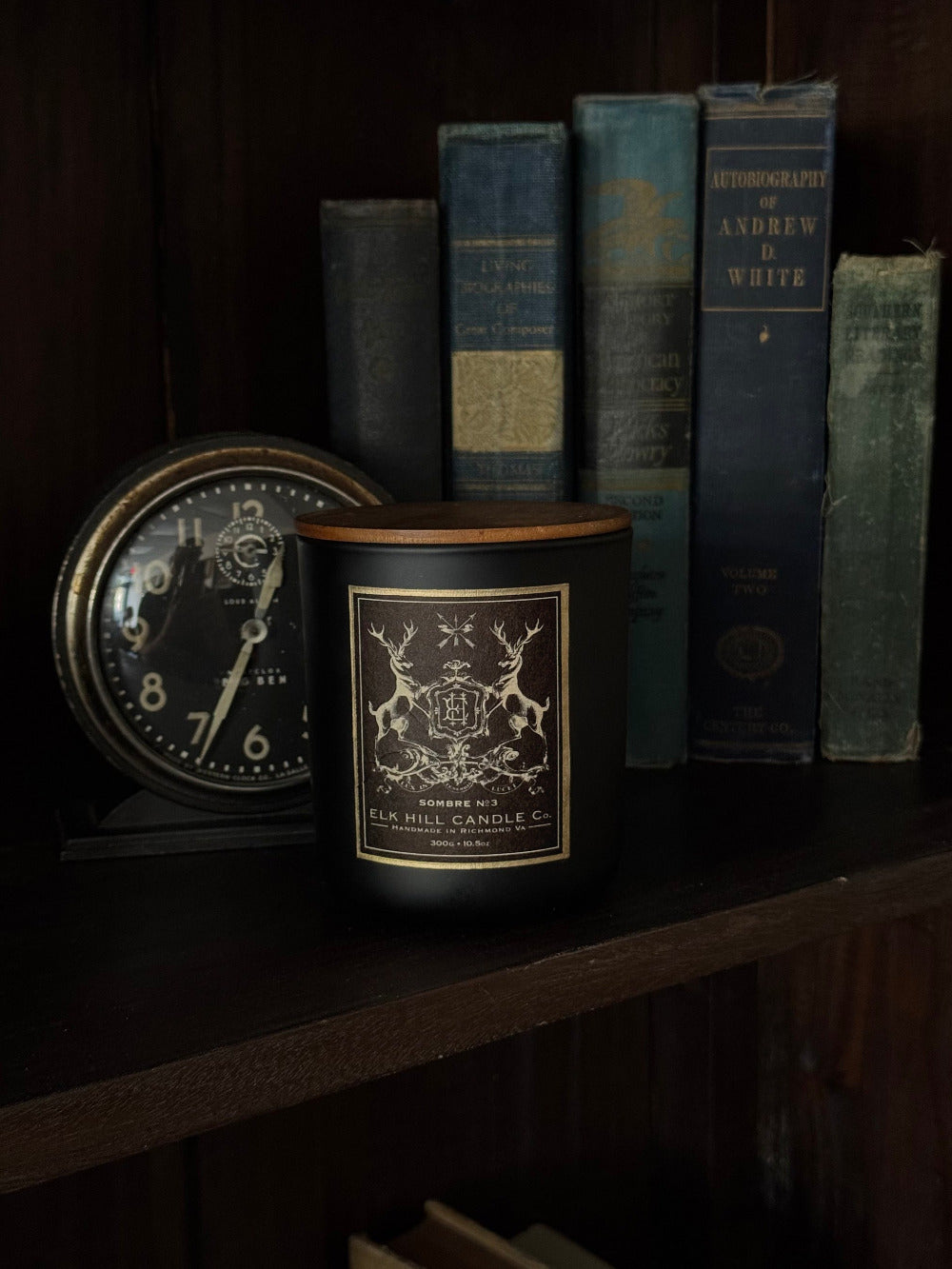 SOMBRE #3 CANDLE 10.5 oz - Notes: Sandlewood, Amber, Myrrh